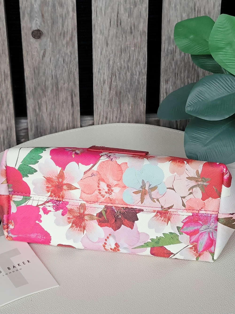 Ted Baker Half Moon Textured Pressed Flowers Print Pink Multi Cosmetic Case - Picture 2 of 11